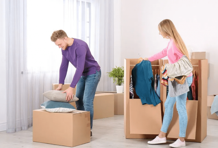 Know how to pack your clothes for hasslefree International Moving
